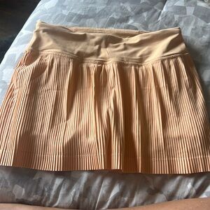 Lulu Mid-rise Skort